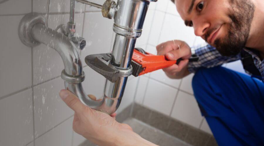 Professional same day plumber services in Waelder, TX
